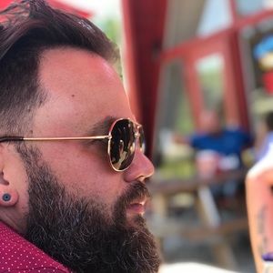 Meet your Posher, Adam